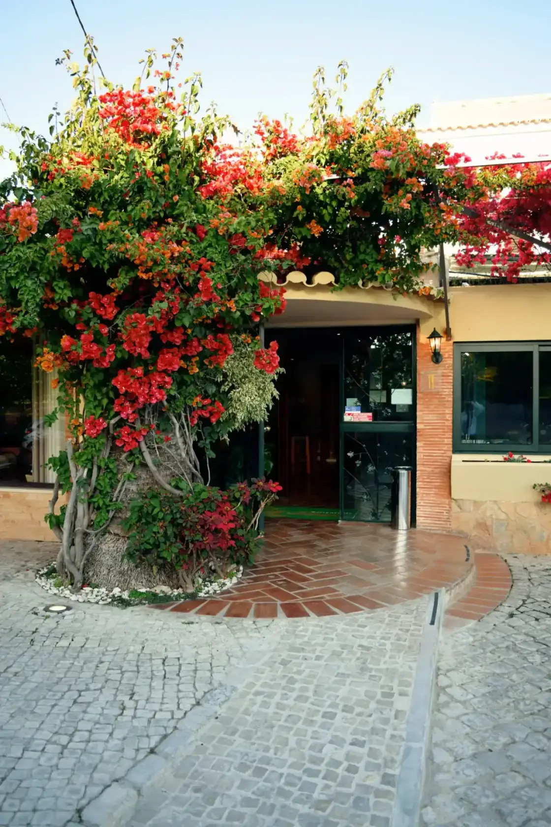 Entrada do Restaurante Figueiral em Almancil