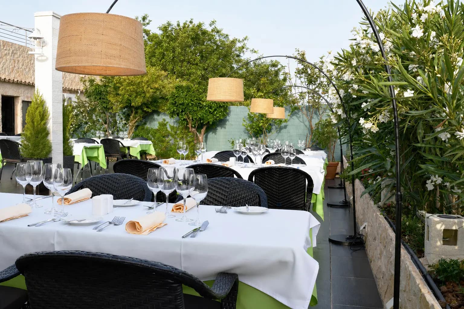 Esplanada do Restaurante Figueiral no Algarve